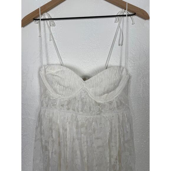 For Love & Lemons Lorena Lace Maxi Dress in White NWT Size Small - Picture 4 of 7